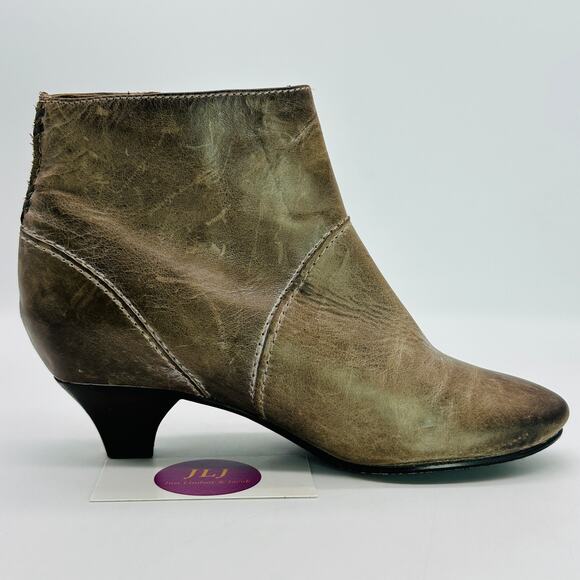 Frye Women's Steffi Zip Distressed Taupe Leather Ankle Booties Size 6 - Picture 7 of 11